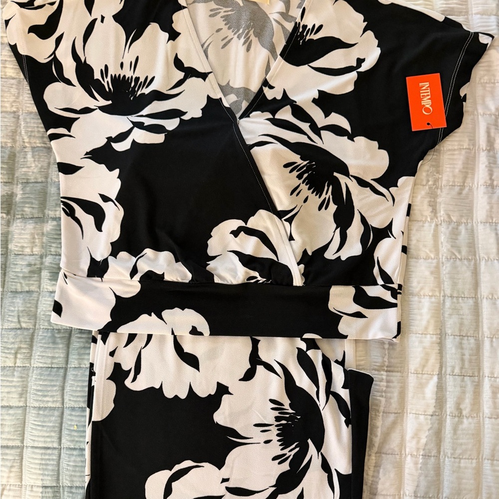 Intempo Crop Top & Wide Leg Pants Black and White Floral Print